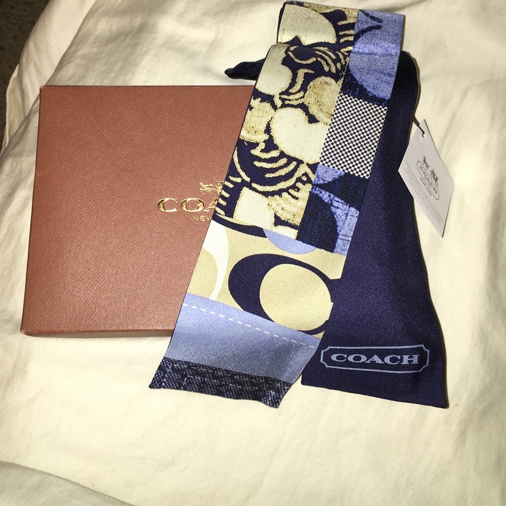 COPY - Coach scarf